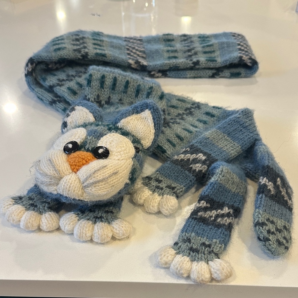 Blue Cat Knit Scarf
